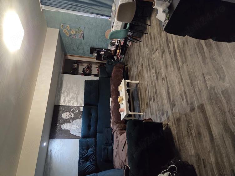 Vand apartament cu 3 camere 1 balcon debara bucatarie - 1