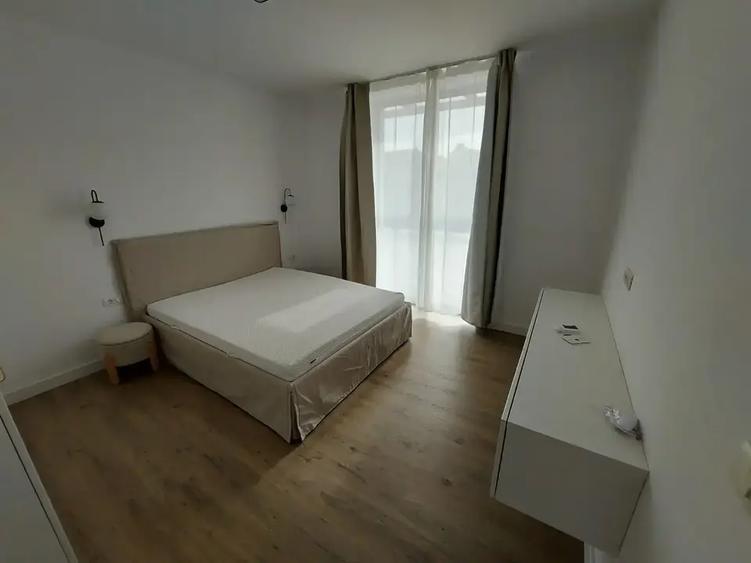 Apartament cu 4 camere decomandat, mobilat în Armeneasca