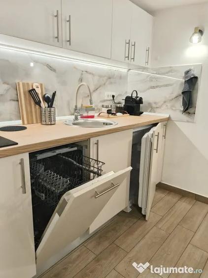 Apartament cu 2 camere semidecomandat în Parcul Carol