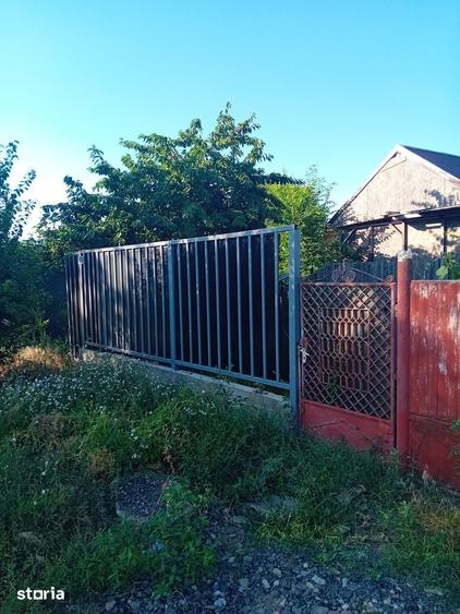 Casă cu 3 camere cu Teren 700 Mp în Deal