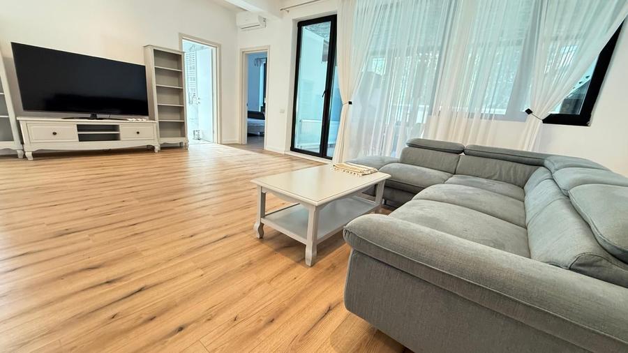Apartament cu 4 camere în Pipera