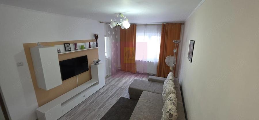Apartamnet cu 3 camere de vanzare in Campina, Central - 8