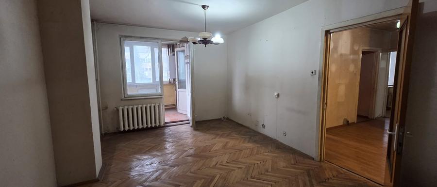 Apartament cu 3 camere decomandat în Centrul Civic