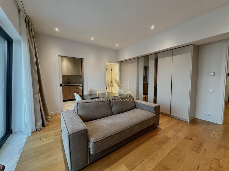 Apartament cu 3 camere semidecomandat în Cotroceni