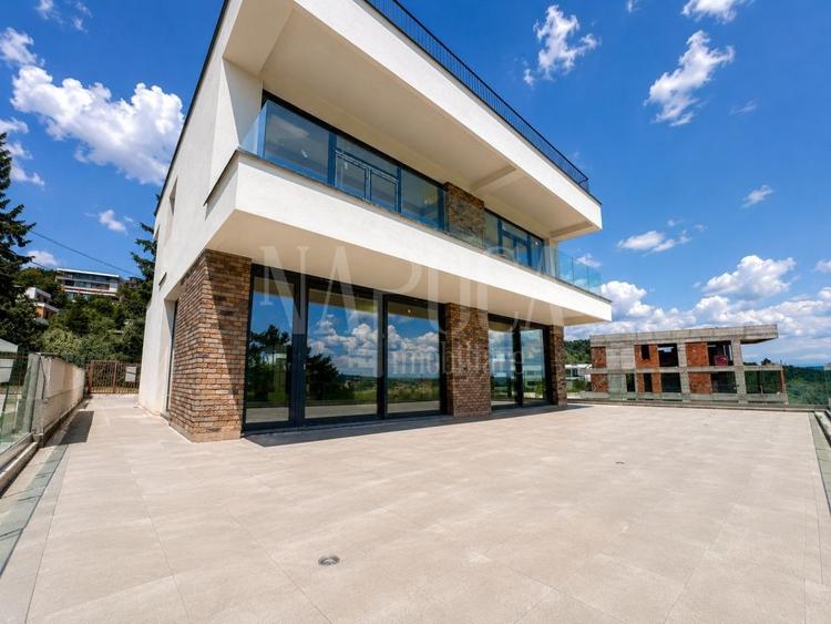 Duplex cu 4 camere cu Canalizare în Grigorescu