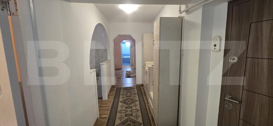 Apartament cu 3 camere decomandat, mobilat în Micro 16