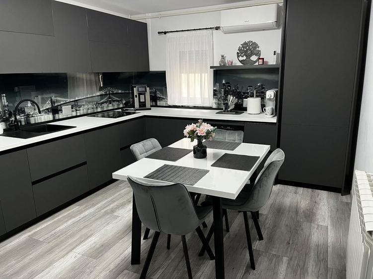 Apartament cu 3 camere, mobilat în Telegrafului