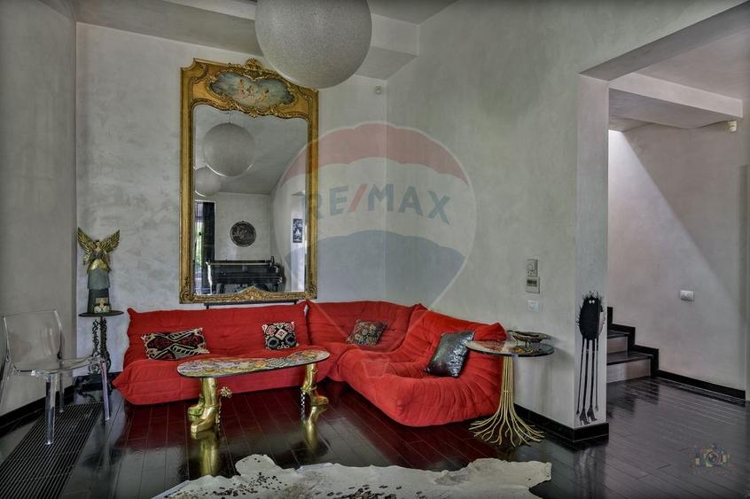 Casă individuală cu 5 camere cu Piscina în Bucureștii Noi