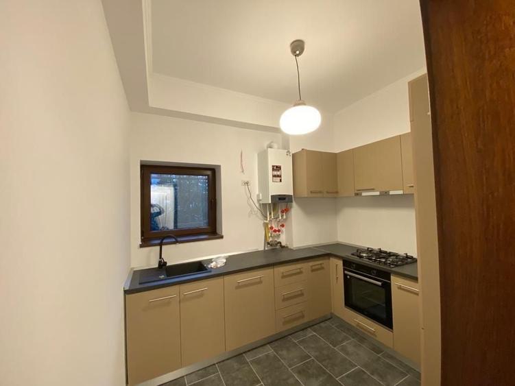 Apartament cu 3 camere decomandat în Aviatorilor