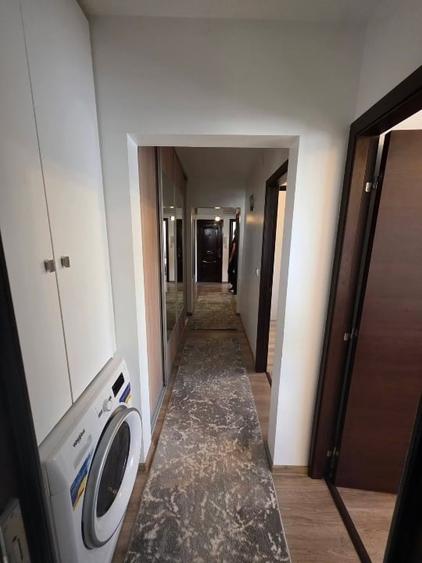 Apartament cu 3 camere decomandat, mobilat în Girocului