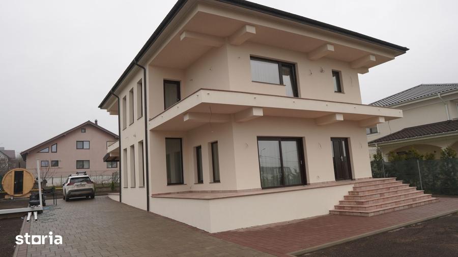 Casă cu 4 camere cu Teren 1080 Mp în Șcheia