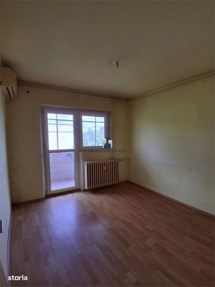 Apartament 3 camere Semidecomandat Al.Calinesti - 3