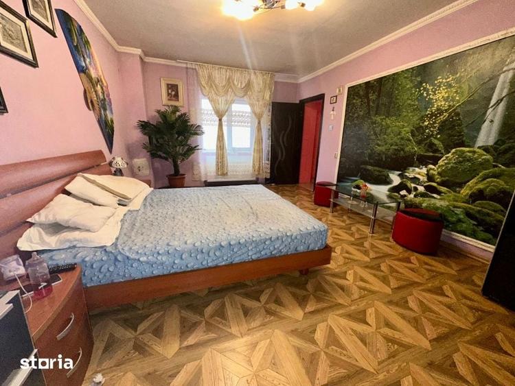 Casă cu 5 camere cu Teren 700 Mp în Central