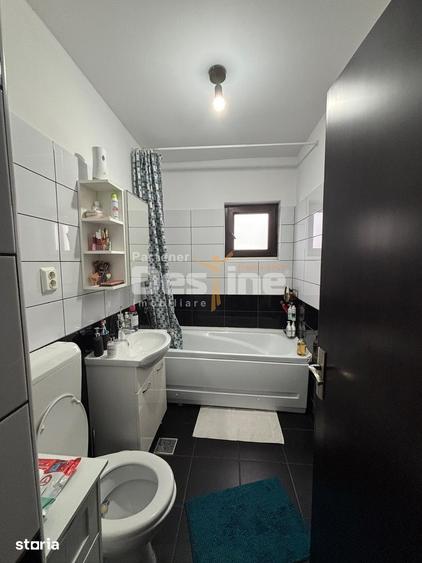 Apartament cu 2 camere, mobilat în Central — fotografia 3
