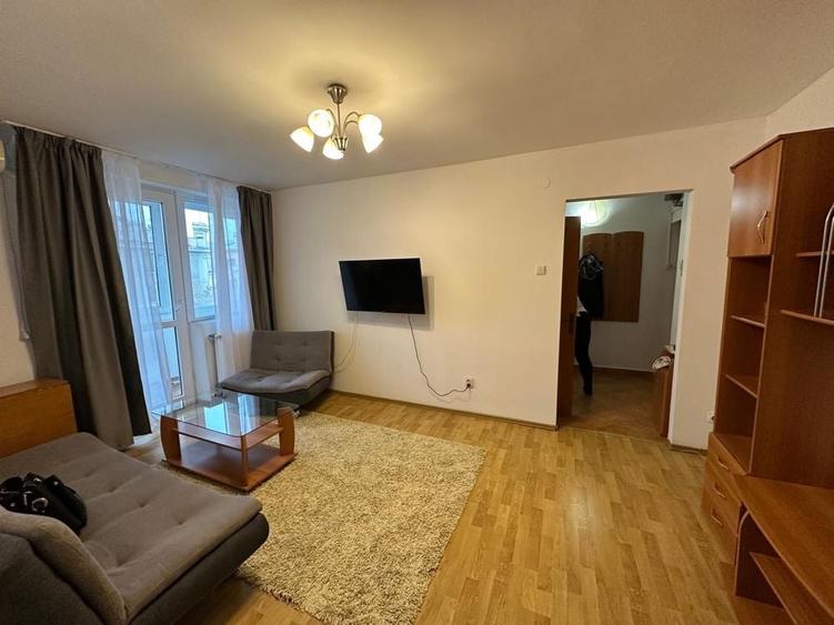Apartament cu 2 camere nedecomandat în Gara de Nord