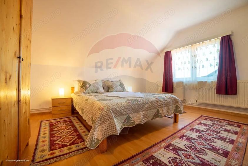 Casă cu 16 camere cu Teren 417 Mp în Bazna