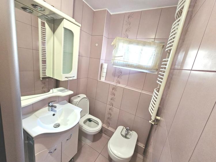Apartament cu 3 camere decomandat, mobilat în Centrul Civic