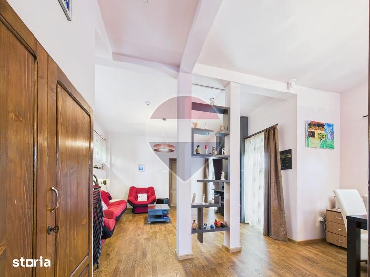 Casă cu 7 camere cu Teren 427 Mp în Limanu