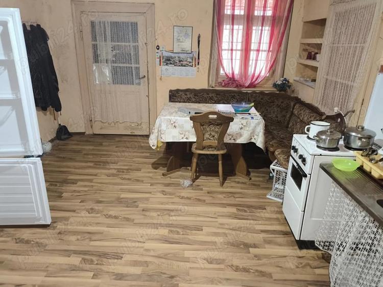 Casă cu 4 camere cu Teren 2518 Mp în Tomnatic