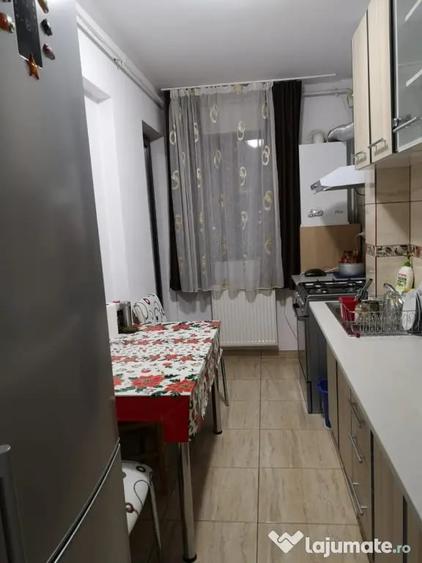 Garsonieră decomandată în Central