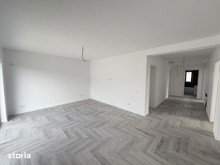 Casă cu 4 camere cu Teren 400 Mp în Clinceni
