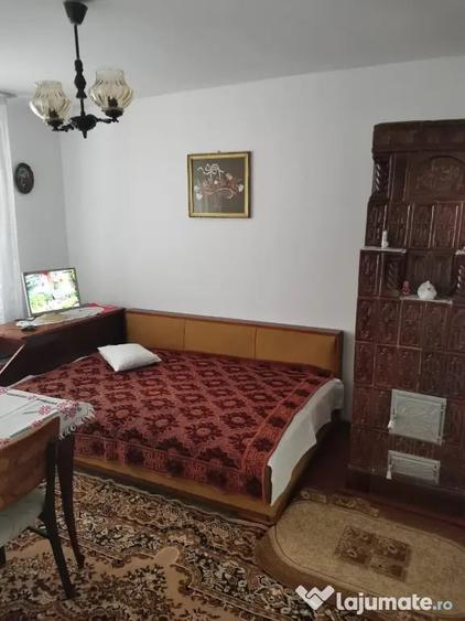 Casă cu 7 camere în Păuleasca