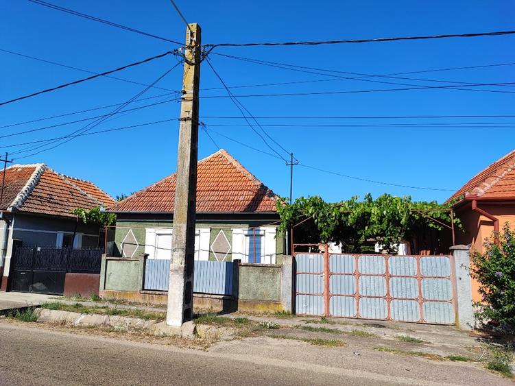 Casă individuală cu 2 camere cu Teren 1400 Mp în Husasău de Tinca