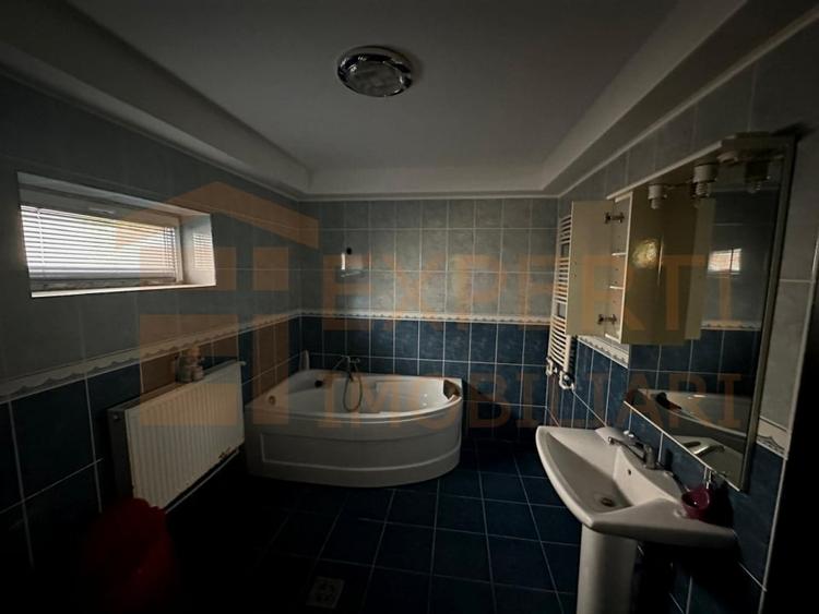 Apartament cu 3 camere decomandat, mobilat în Techirghiol