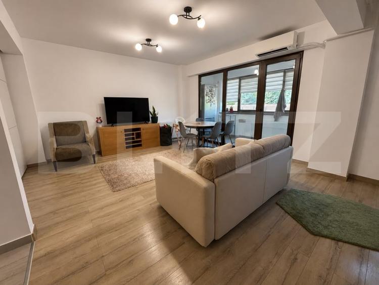 Apartament cu 2 camere semidecomandat, mobilat în Valea Adâncă
