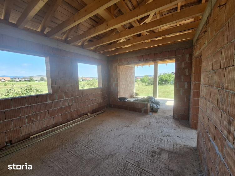 Casa la rosu pe un nivel - 5