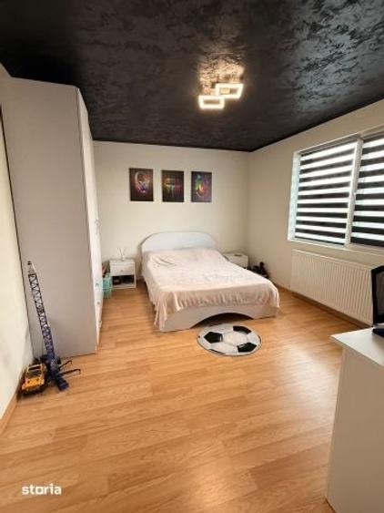 Casă cu 3 camere cu Teren 547 Mp în Brazi
