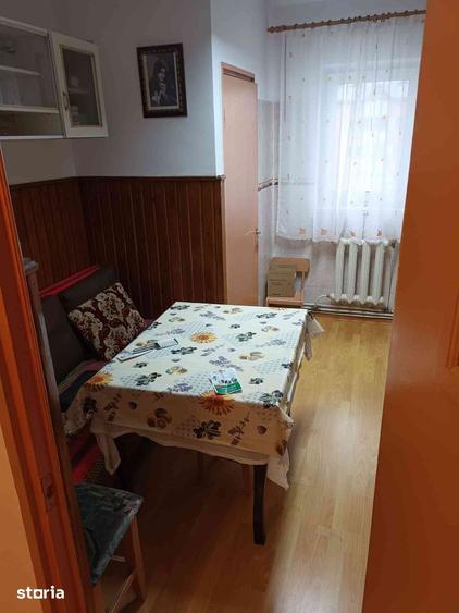 Apartament cu 2 camere semidecomandat în Mioriței