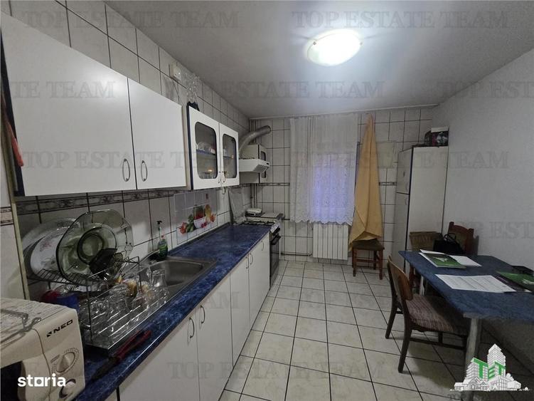 Apartament cu 3 camere în Uverturii