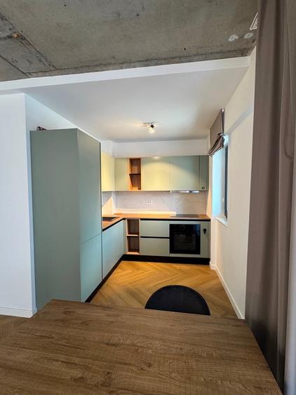 Apartament cu 3 camere decomandat în Barbu Văcărescu