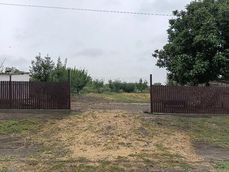 Teren de 1000 mp, în Gheorghe Lazăr