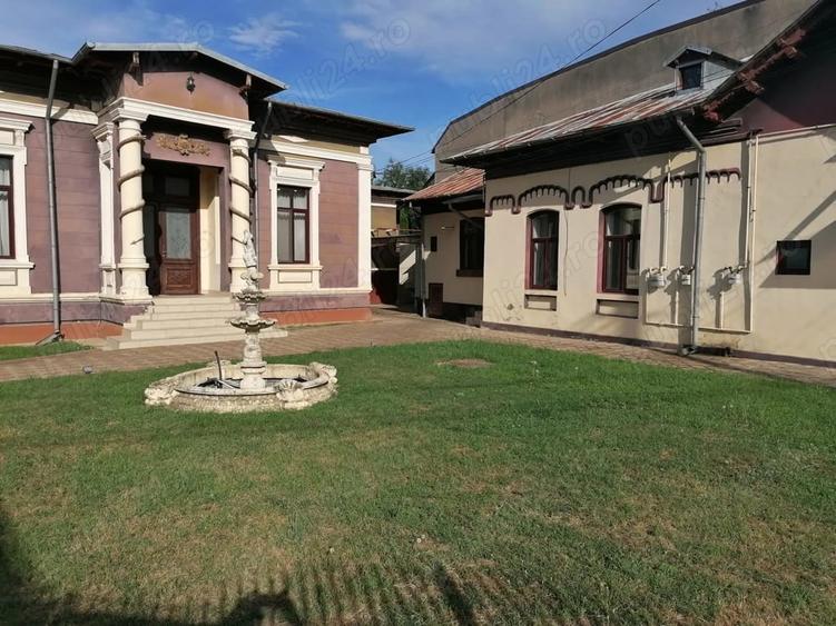 Casă cu 6 camere în Central