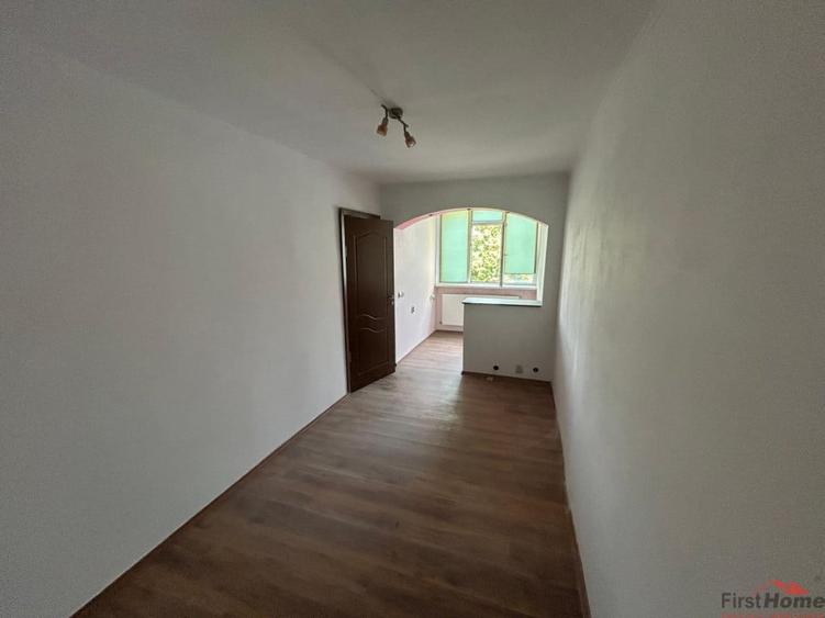 Apartament cu 3 camere, de , zona sud, scoala 8 - 5