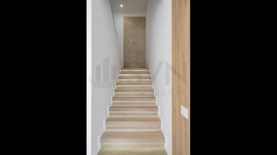 Casă cu 5 camere cu Teren 425 Mp în Floreasca