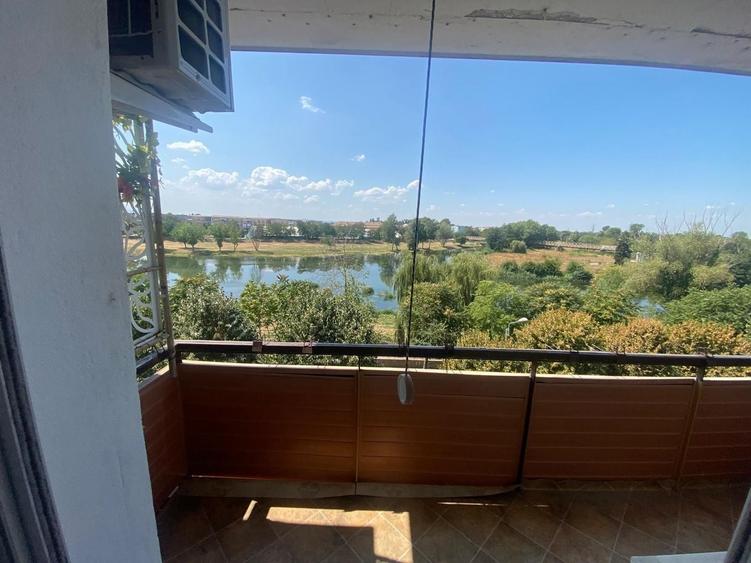 Apartament cu 3 camere decomandat, mobilat în Central