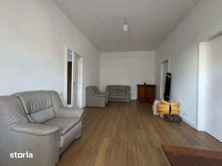 Apartament cu 2 camere semidecomandat, mobilat în Romană