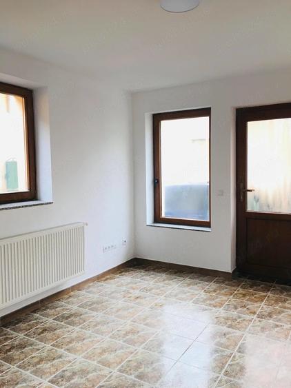 Spațiu comercial, de 75 mp, în Central