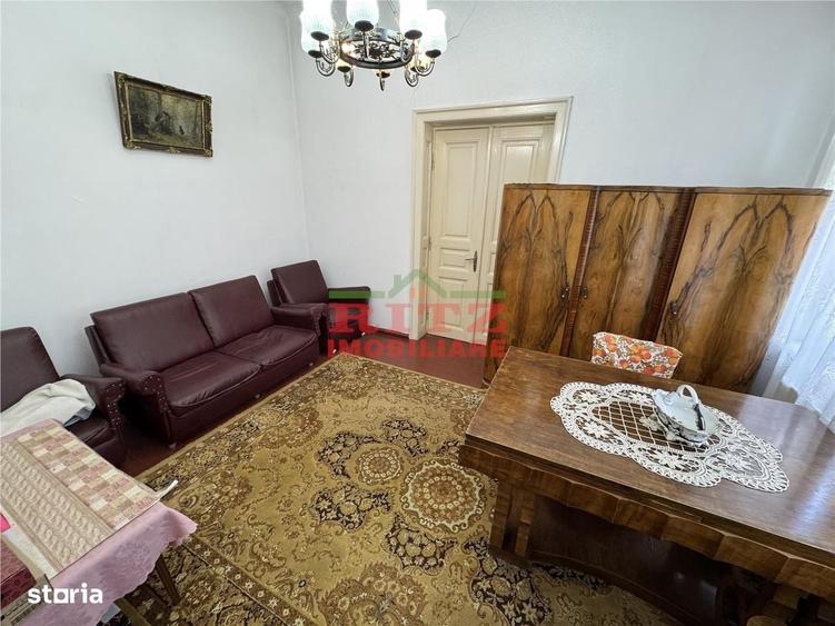 Casă cu 4 camere cu Teren 211 Mp în Orașul de Jos