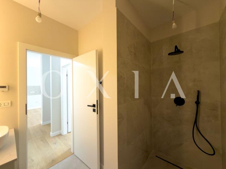 Apartament cu 3 camere semidecomandat în Complex Studențesc