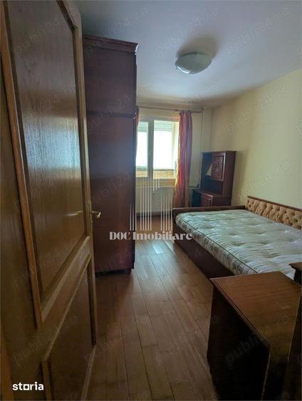 Apartament cu 4 camere semidecomandat în Pantelimon