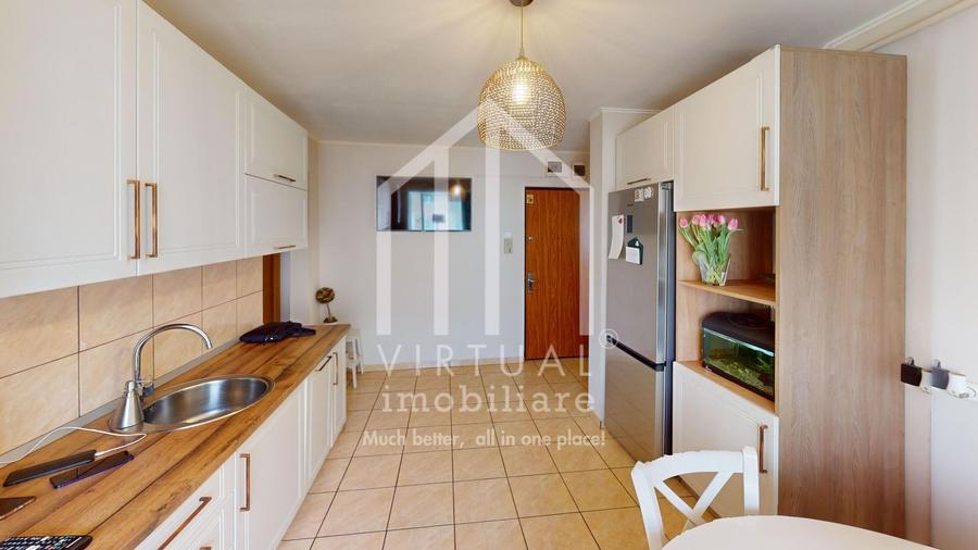 Apartament cu 3 camere decomandat, mobilat în Vasile Aaron