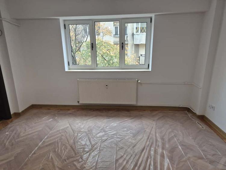 Apartament cu 3 camere decomandat în Nerva Traian