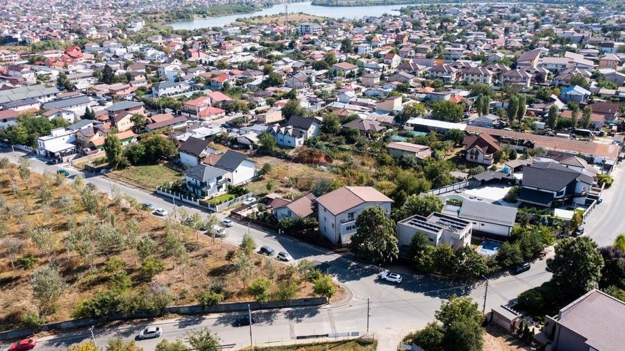 Teren Construcții intravilan de 1771 mp, în Dobroești