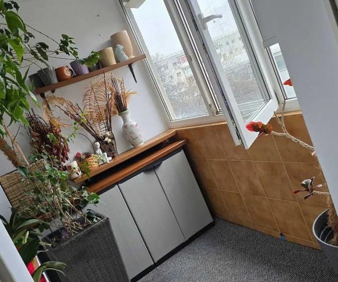 Apartament cu 4 camere decomandat în Gorjului