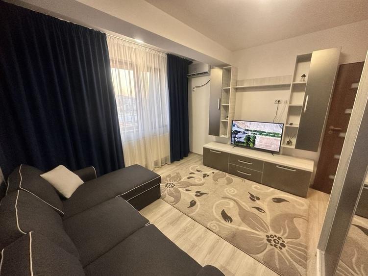 Garsonieră decomandată în Central
