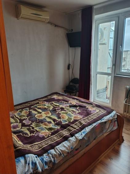 Apartament cu 3 camere decomandat în Tineretului